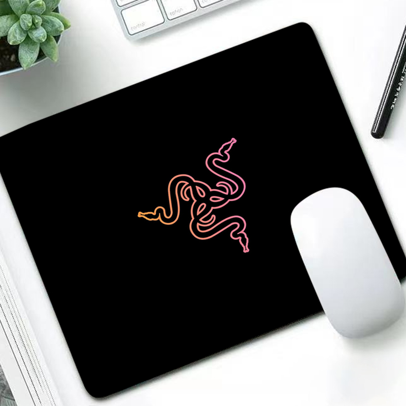 Razer Luxury Mouse Pad Anime G - đánh giá và giá Laptop Accessories Bundle